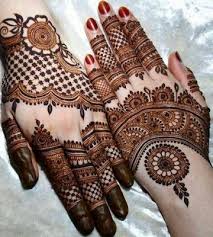 A good mehndi artist can conjure up a variety of designs using her imagination and creativity. Hariyali Teej 2019 10 Easy Mehendi Or Henna Designs Books News India Tv