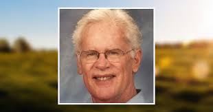 Dee Mcelroy's Instagram, Twitter & Facebook