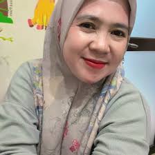 What is in the photomicrograph image?