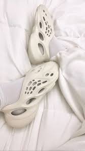 Yeezy foam runner sand review & on foot. Yeezy Foam Rnnrs Yeezy Foams Hype Shoes Yeezy