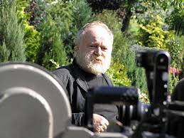 Takovou pověst měl dokumentarista a pedagog famu karel vachek, který v 80 letech zemřel. Dokumentarista Vachek Predstavil Americanum Svuj Film Radiozurnal