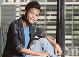 Sedalam dalam rindu~tajul with lyrics. Biodata Tajul Ariff Sedalam Dalam Rindu Biodata Artis