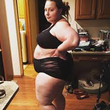 thumbs.pro : burgeoningandbulging:Lisa Lou