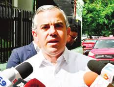 Comisión y el Gobierno acuerdan modificar ley DNI; irá al Congreso