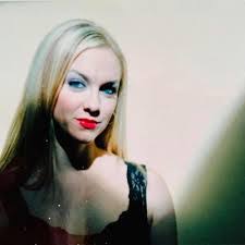 Samantha Staggs's Instagram, Twitter & Facebook