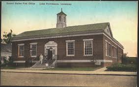 I Live Across The Street From This Place I Live In Lake Providence La Lake Vintage Postcard House Styles