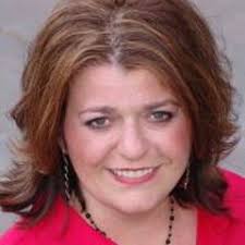 Lisa Litzinger's Instagram, Twitter & Facebook