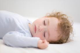 Kids love the newfound freedom, and they can't help but test the limits. What You Need To Know When Moving A Toddler From Crib To A Big Kid Bed Healthy Families Bc