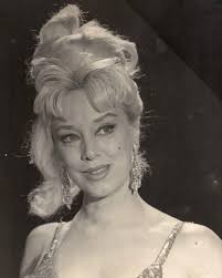 Muere en Miami, Rosita Fornés, la última Vedette Cubana