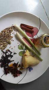 Caranya adalah dengan memakai produk kecantikan seperti sabun wajah, pelembap wajah, alas bedak, dan bedak. Cara Buat Air Jamu Untuk Tenaga Awet Muda Yang Rasanya Macam Minum Di Spa Vanilla Kismis