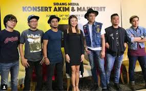 Is an established malaysian independent recording company involved in recording, publishing, artist and event management. Akim The Majistret Tawan Singapura Gempak