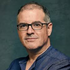 Sarah Feathers (@SarahFeathers)