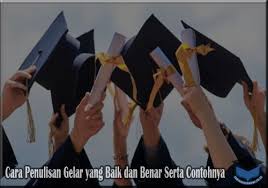 Kuliah diploma tiga akan membuat kamu banyak belajar praktik dibandingkan teori seperti jenjang pendidikan sarjana lho! Cara Penulisan Gelar Yang Baik Dan Benar Serta Contohnya