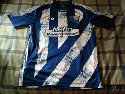 Günstig, schnell und bequem online bestellen. Vfl Bochum Home Baju Bolasepak 2009 2010 Sponsored By Netto