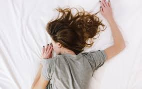 What It Really Means To Be A "Light Sleeper" + How To Sleep Through The  Night - VibrantDoc
