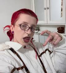 Bald eyes tbh, thankful for the people I have around me, hope your  wintertime is warm and full of love ❤️