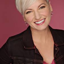 Headshot by @msdigphoto