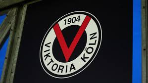Bis zum zweiten weltkrieg gab es in köln mehrere etwa gleich starke fußballvereine, so den vfl köln 1899, den vfr köln 04 rrh. 3 Liga Viktoria Koln Vermeldet Drei Corona Falle Kicker