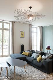 Agremente De La Desormais Celebre Suspension Vertigo De Constance Guisset L Espace Prend Toute Son Ampleur Deco Deco Salon Idee Deco Salon Deco Interieure