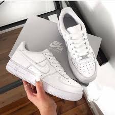 Yeni Urun Farkli Renkleri Mevcuttur Fiyat 79 Tl Cekimler Bize Aittir 40 44 Numaralari Arasi Mevcuttur Istege Nike Sneakers Women White Nike Shoes White Nikes