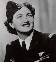 👩🏻‍✈️ Ser mujer piloto en Chile es conectar al país y proteger a hombres  y mujeres en emergencias y momentos difíciles. Es inspirar a niñas y  jóvenes a cumplir sus sueños de