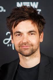 Andrew Tarver's Instagram, Twitter & Facebook