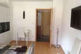 Egal wg zimmer 1 zimmer wohnung 2 zimmer wohnung 3 zimmer wohnung mehr als 3 zimmer haus. Unterkunft Dg 2 Zim Wohnung Nr 5 Wohnung In Friedrichshafen Gloveler
