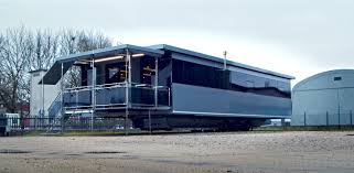 The CMC Athena Takes Trailer Living to a Whole New, Landyacht-Worthy Level  - autoevolution