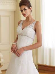 Whimsical Wedding Dresses For Brides Who Are Pretty Petite Petite Wedding Dress Wedding Gowns For Petite Women Wedding Dresses Whimsical