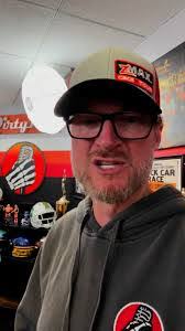 Lori Fleck's Instagram, Twitter & Facebook