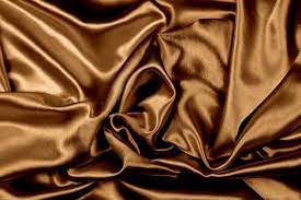 Ternyata kain satin dan kain sateen tidaklah sama meskipun dari pengucapannya mirip, namun kedua kain ini jenis kain ini pada umumnya digunakan sebagai bahan pembuatan untuk baju tidur. 4 Koleksi Kombinasi Gaun Satin Yang Menawan