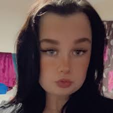 Courtney Cookson's Instagram, Twitter & Facebook