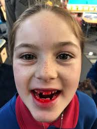 In Room 3 today, we carried out a Science Experiment for our Language  Experience.