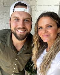 Amy Brown's Instagram, Twitter & Facebook