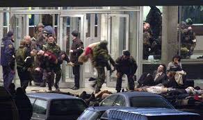 56 часов террористы удерживали заложников в здании театрального центра. Nord Ost 17 Let S Momenta Terakta Yakutiya24