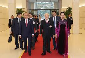 Quyển sách kiện khang trung cáo tức là bác sĩ tốt nhấ là chinh mình của giáo sư hồng chiêu quang. Hh C8kg9mldr5m