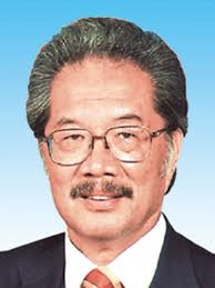 黃宜弘) was born december 23, 1938 in quanzhou, fujian province in the people s republic of china. Szmykaxudg3w8m