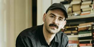 Roman „Was rot war“ von Enrico Ippolito: Wofür das Herz schlägt