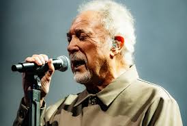 Sir Tom Jones (@realsirtomjones) • Instagram photos and videos