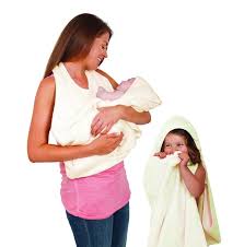 Apron towel to hold your baby safely with both hands. Amazon Com Clevamama Splash And Wrap Baby Bath Towel Cream Hooded Baby Bath Towels Baby Baby Bath Towel Baby Hooded Bath Towel Baby Towel