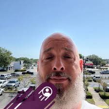 Noah Lyles goes after Tyreek 😳