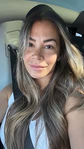 Here’s a throwback to when I: Snip, snip ✂️ , Goodbye to everything I’ve  outgrown 💇🏽‍♀️🌿, New hair, new energy, new chapter. , Thanks  @alexarae.hair for making my vision come to real life and for ...