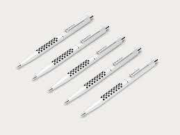 A Free Pen Mockup With Different Perspective View Is Cool Way To Present Your Branding Project Dimensions 4500 3375 Canetas Mockup Caneta