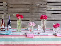 Place a table knife horizontally, blade facing inwards on top of the bread plate with the handle pointing to the proper. 3 Stylish Summer Table Setting Ideas Hgtv