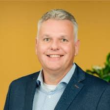 Bachelor Ondernemerschap & Retail Management afgerond! Met trots deel ik  het geweldige nieuws dat ik vandaag ben afgestudeerd voor de studie  Ondernemerschap & Retail Management aan de…