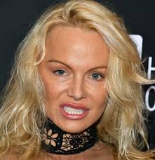 Последние твиты от pamela anderson (@pamfoundation). Vneshnost Postarevshej Pamely Anderson Sochli Bezobraznoj Starhit Ru