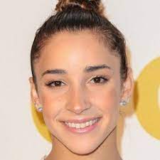 Raisman was the oldest at 18 and named captain of the team. Aly Raisman Gymnast Alter Geburtstag Bio Fakten Familie Vermogen Grosse Mehr Allfamous Org