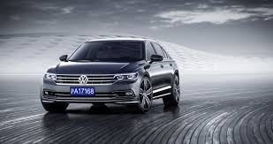 China Only Volkswagen Phideon Is A Lot Of Car For 51 000 Carscoops In 2020 Volkswagen Car Luxury Sedan