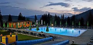Dintre cele mai bune 10 pensiuni din bucovina, putem spune despre complexul comoara bucovinei ca se afla printre ele fara dar si poate. Top 10 Pensiuni Din Romania Cu Piscine Uimitoare Pentru VacanÈa Ta De DupÄ Izolare