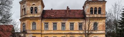Europas Schonste Immobilien Hauser Und Wohnungen Entdecken In 2020 Herrenhaus Immobilien Haus
